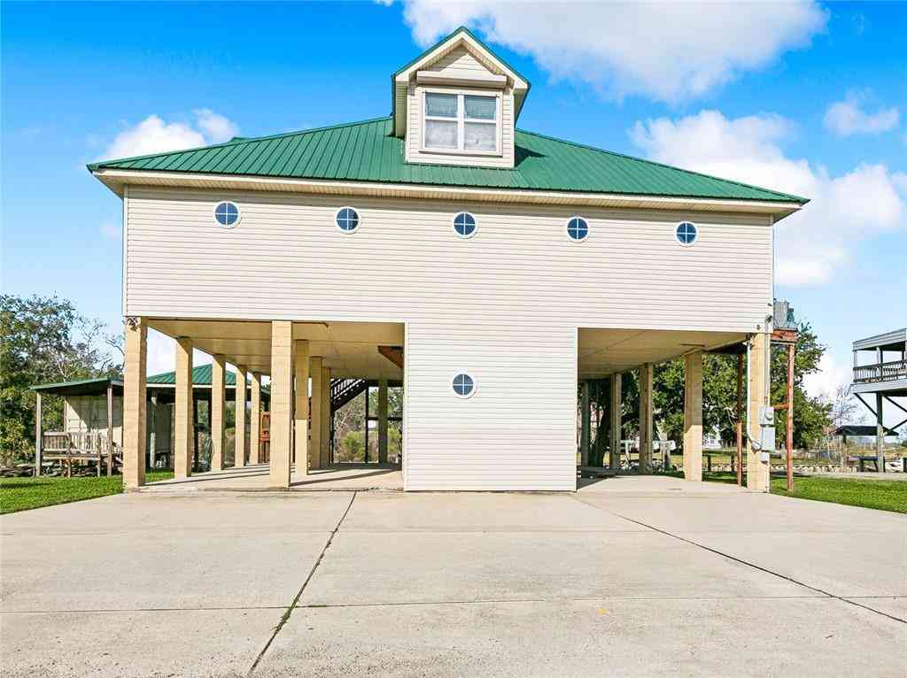 Homes For Sale - 4575 Schmaltz Drive<br/> New Orleans, LA 70129