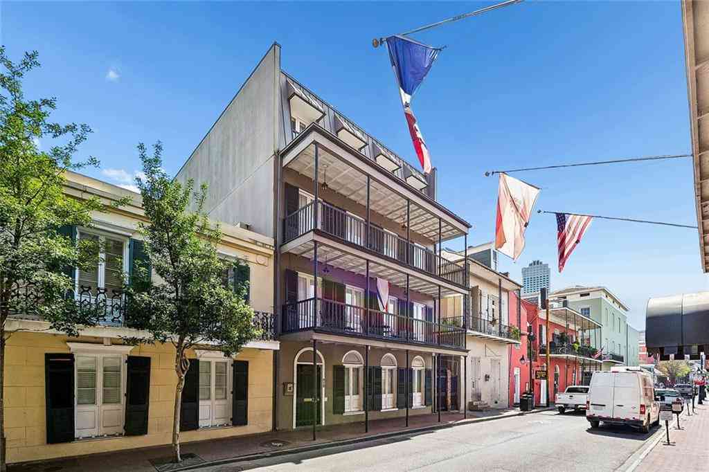 Condo For Sale - 412 Dauphine Street #1B<br/> New Orleans, LA 70112