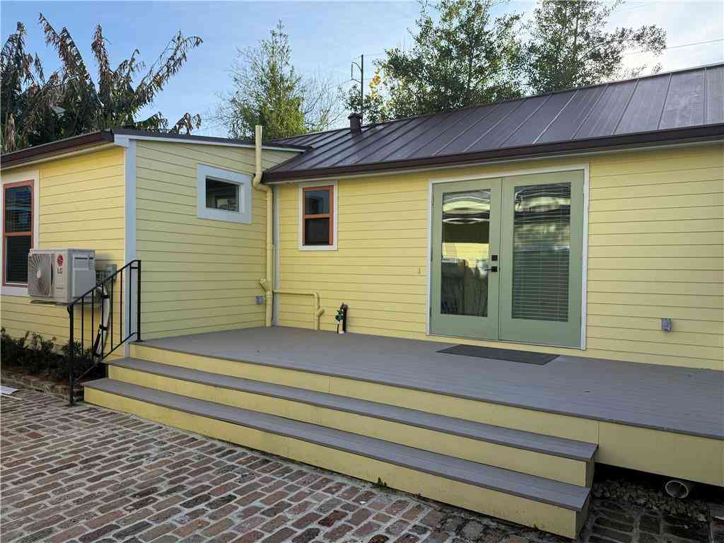 Multifamily For Rent - 724 Third Street<br/> New Orleans, LA 70131