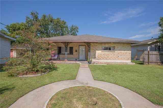 Homes For Sale - 618 Avenue H Avenue<br/> Westwego, LA 70094