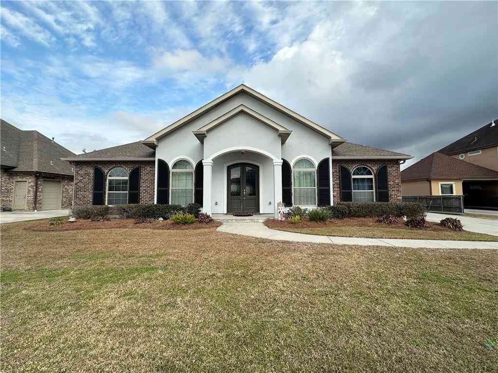 Homes For Sale - 142 Chapel Hill Drive<br/> Belle Chasse, LA 70037