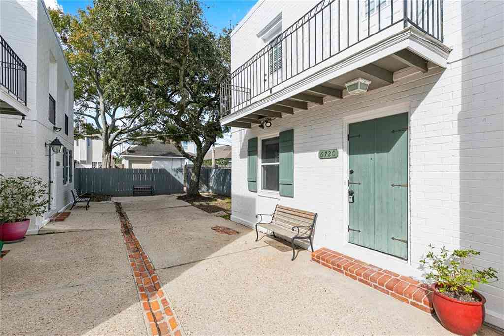Condo For Sale - 6720 Argonne Boulevard #.<br/> New Orleans, LA 70124