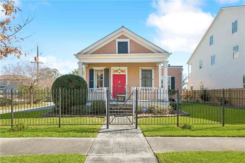 Homes For Sale - 4333 Hamilton Street<br/> New Orleans, LA 70118