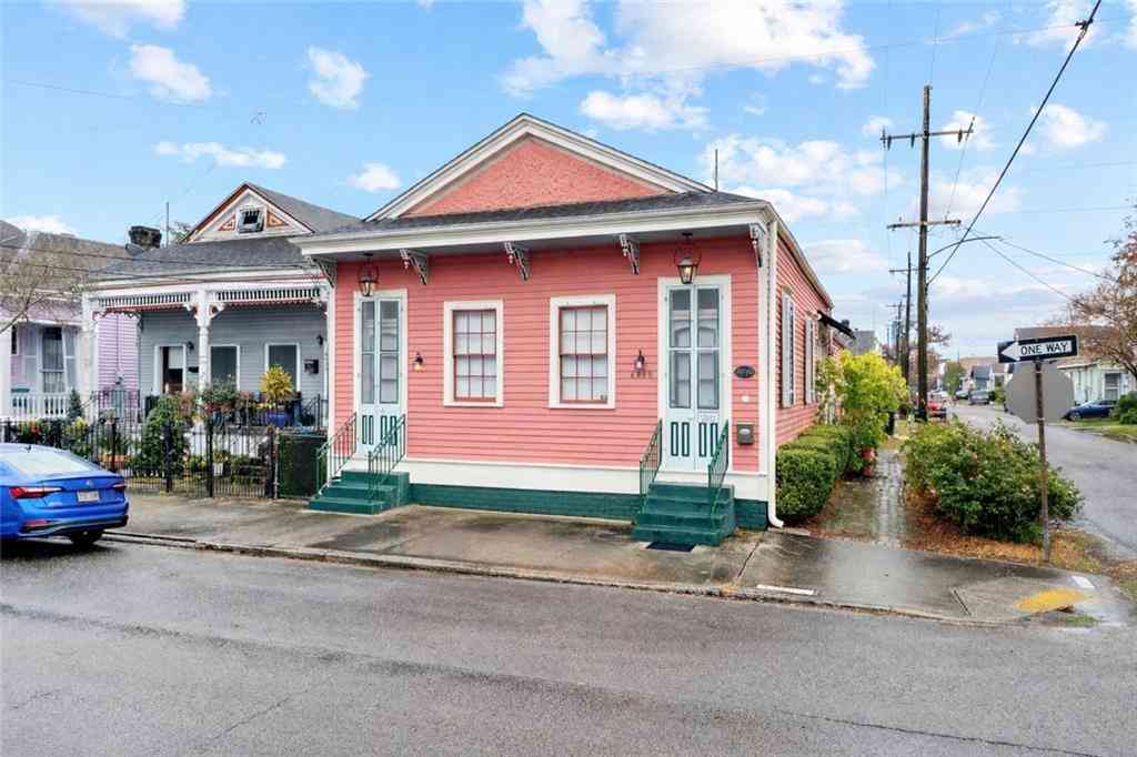 Homes For Rent - 4938 Laurel Street<br/> New Orleans, LA 70115