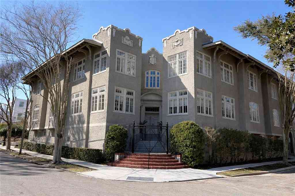 Condo For Sale - 518 Walnut Street #E<br/> New Orleans, LA 70118