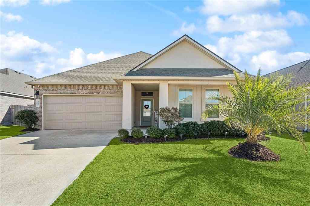 Homes For Sale - 5180 Clarkston Grove Drive<br/> Slidell, LA 70461