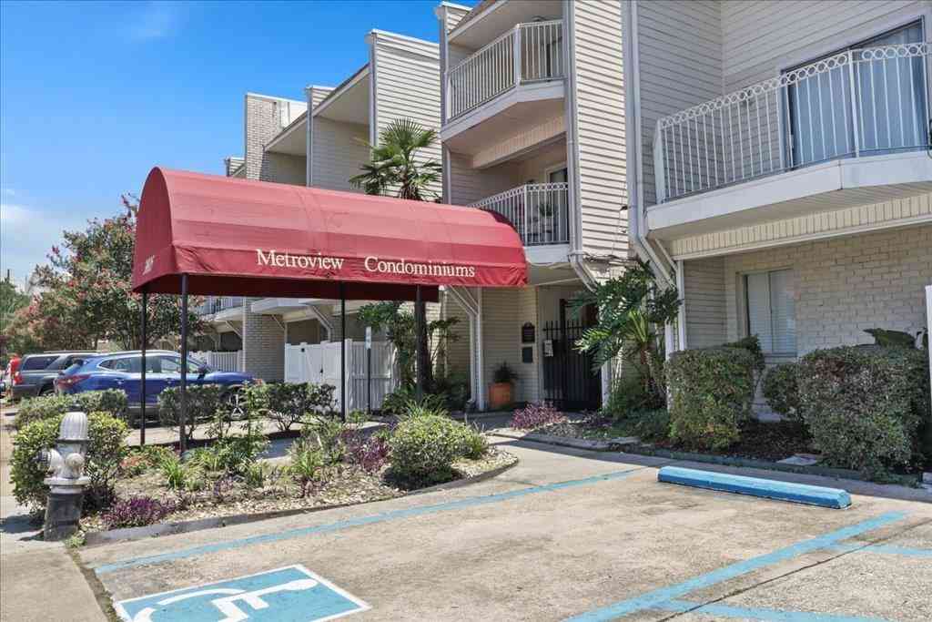 Condo For Rent - 3805 Houma Boulevard #A223<br/> Metairie, LA 70006