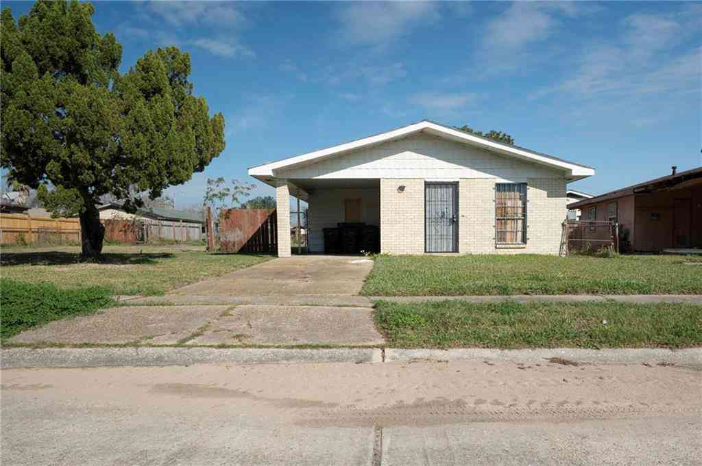 Homes For Sale - 7567 Avon Park Boulevard<br/> New Orleans, LA 70128
