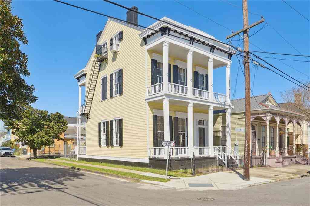 Homes For Sale - 2501 Dauphine Street<br/> New Orleans, LA 70117
