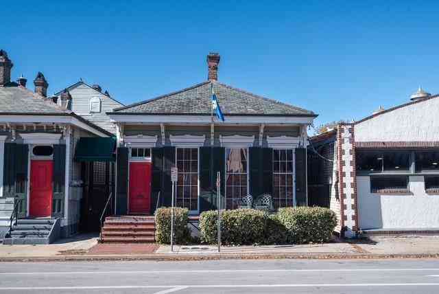 Homes For Sale - 1015 N Rampart Street<br/> New Orleans, LA 70116