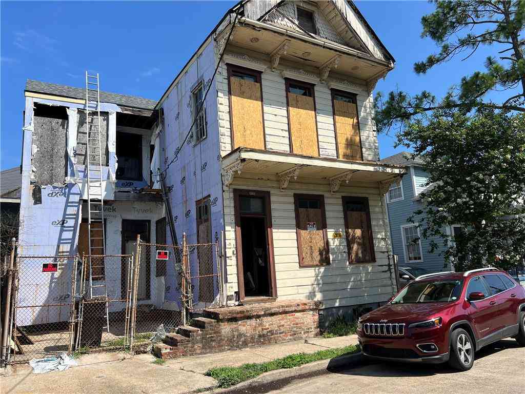 Homes For Sale - 815 N Robertson Street<br/> New Orleans, LA 70116