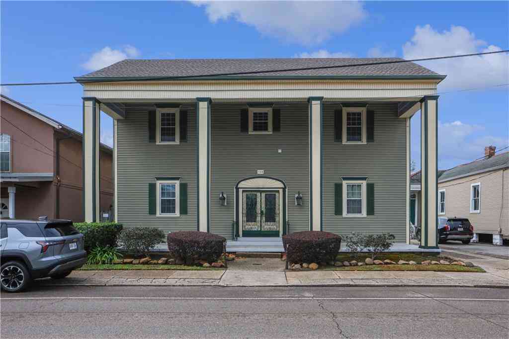 Homes For Sale - 728 Lafayette Street<br/> Gretna, LA 70053