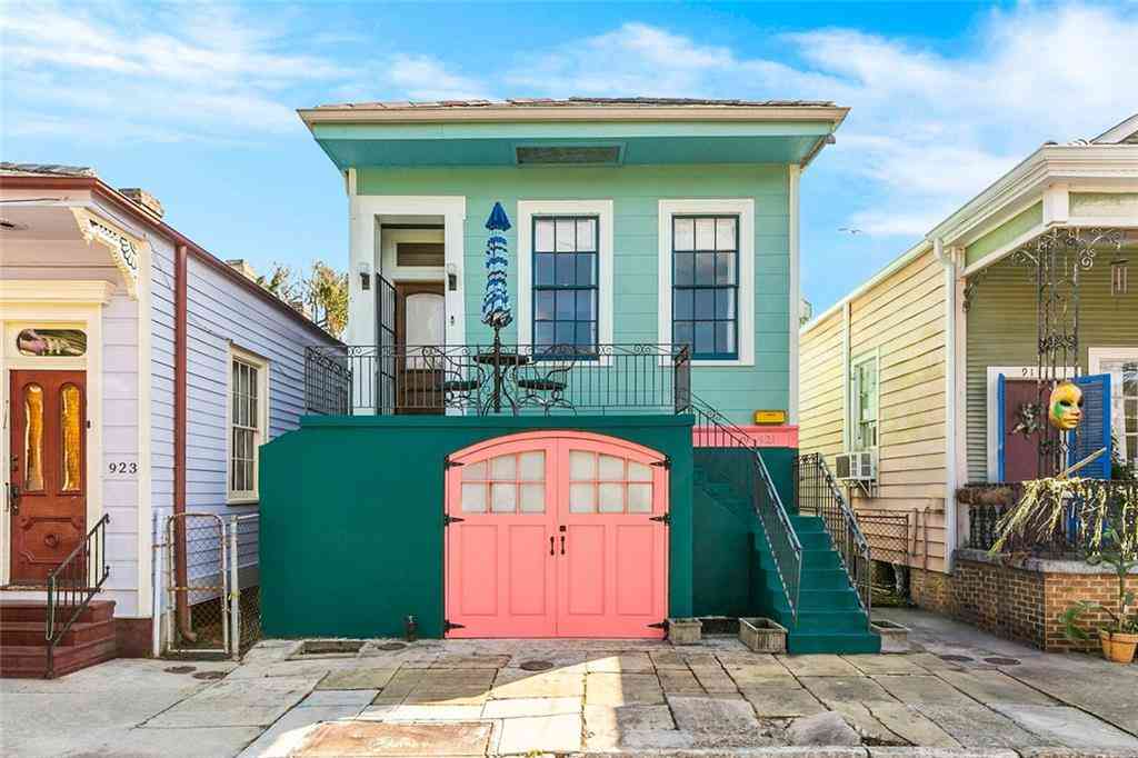 Homes For Sale - 921 Clouet Street<br/> New Orleans, LA 70117