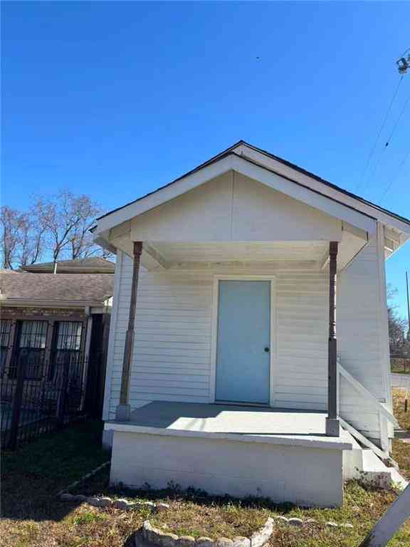 Homes For Sale - 4001 Mcfarland Street<br/> New Orleans, LA 70126
