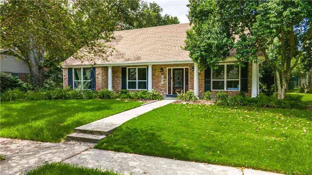 Homes For Sale - 5821 Pembrook Drive<br/> New Orleans, LA 70131