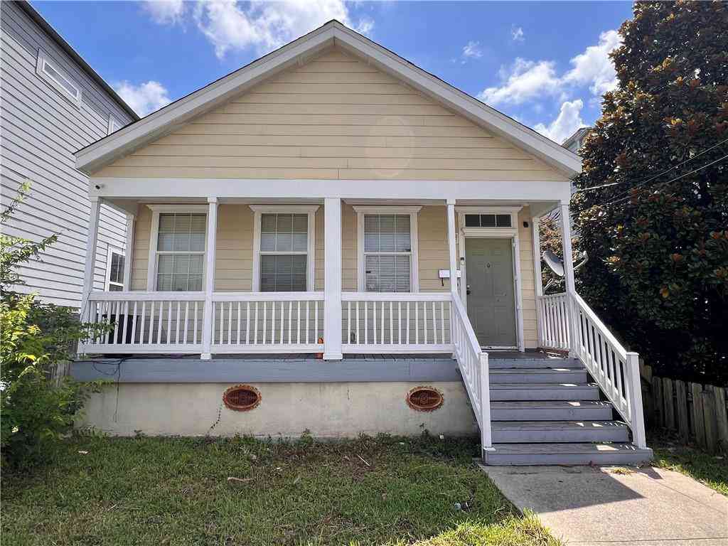 Homes For Sale - 2433 Amelia Street<br/> New Orleans, LA 70115