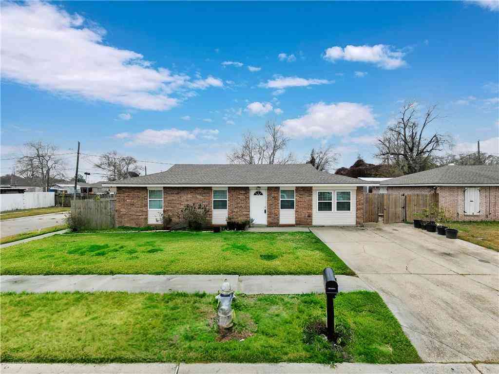 Homes For Sale - 2801 Virginia Lee Drive<br/> Marrero, LA 70072