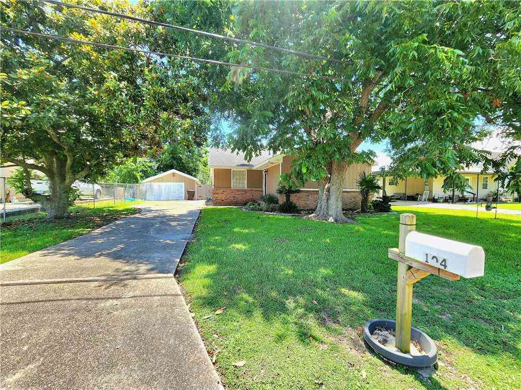 Homes For Sale - 104 Delta Street<br/> Belle Chasse, LA 70037
