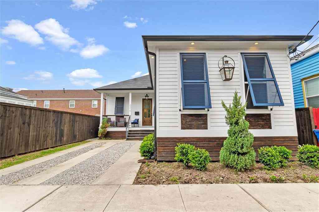 Homes For Sale - 2316 Onzaga Street<br/> New Orleans, LA 70117