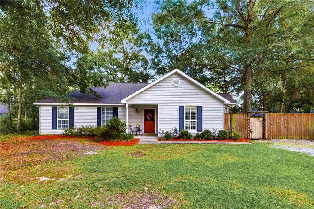 Homes For Sale - 410 Inspiration Lane<br/> Covington, LA 70433