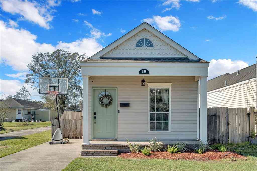 Homes For Sale - 558 Avenue G<br/> Westwego, LA 70094