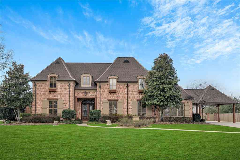 Homes For Sale - 305 Highland Bluff Drive<br/> Slidell, LA 70461