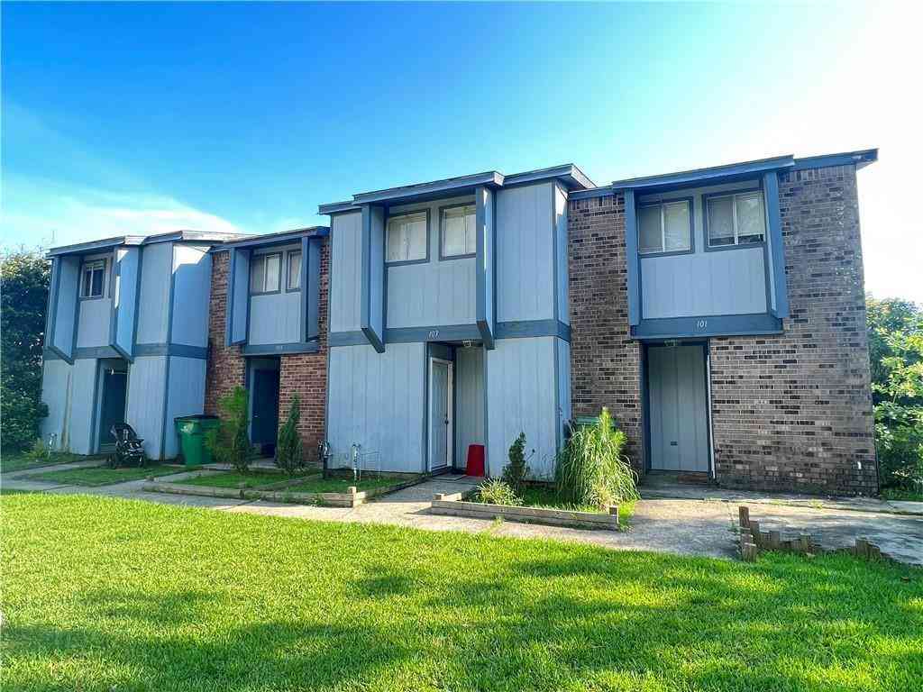 Multifamily For Rent - 101 E Antibes Street #101<br/> Mandeville, LA 70448