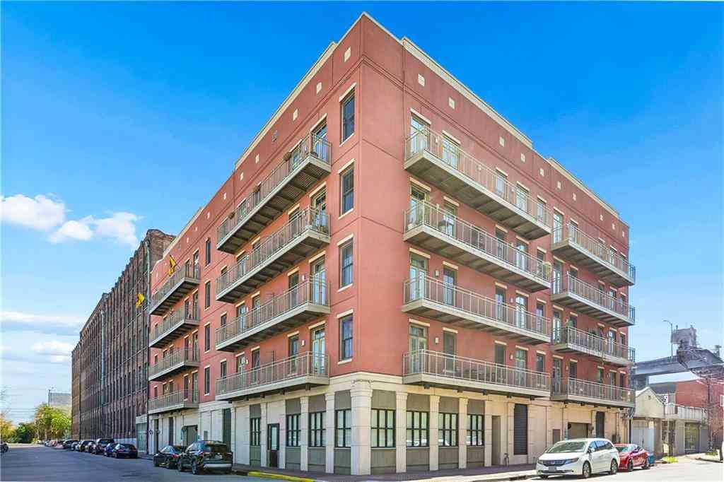 Condo For Sale - 450 John Churchill Chase Street #304<br/> New Orleans, LA 70130