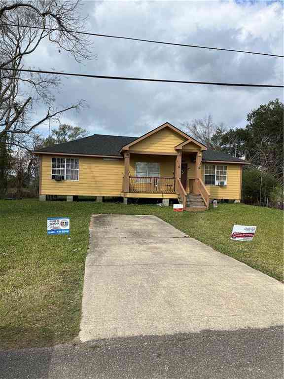 Homes For Sale - 233 Annex Street<br/> Destrehan, LA 70047