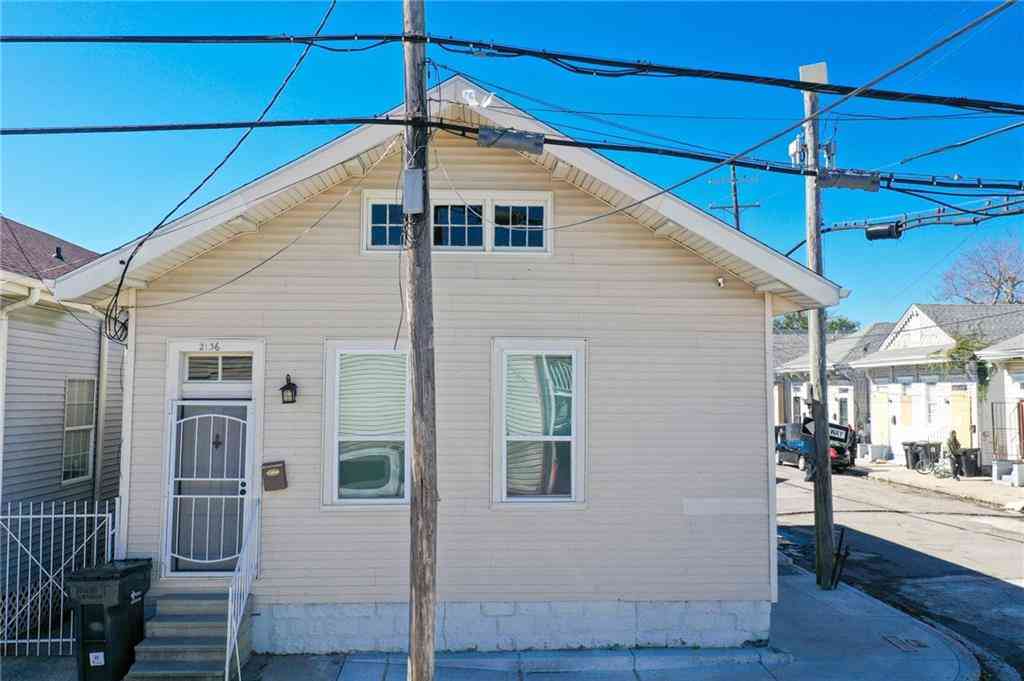 Homes For Sale - 2136 Toledano Street<br/> New Orleans, LA 70115