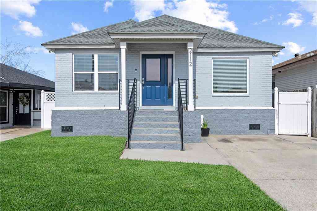 Homes For Sale - 2112 Fernando Court<br/> Marrero, LA 70072