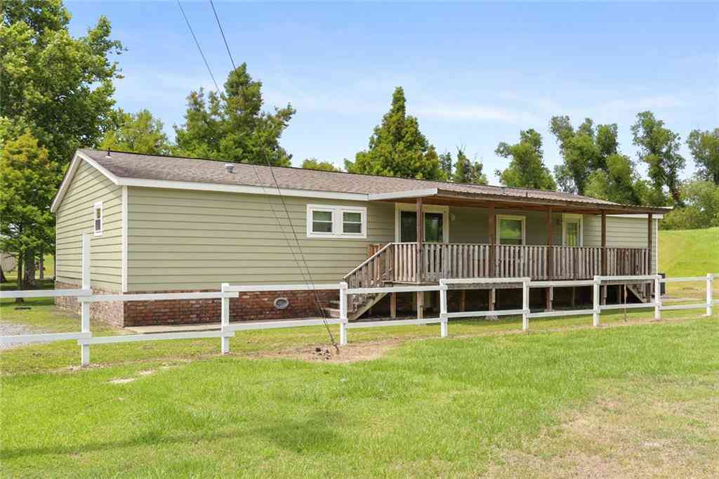 Homes For Sale - 12863 Highway 23<br/> Belle Chasse, LA 70037
