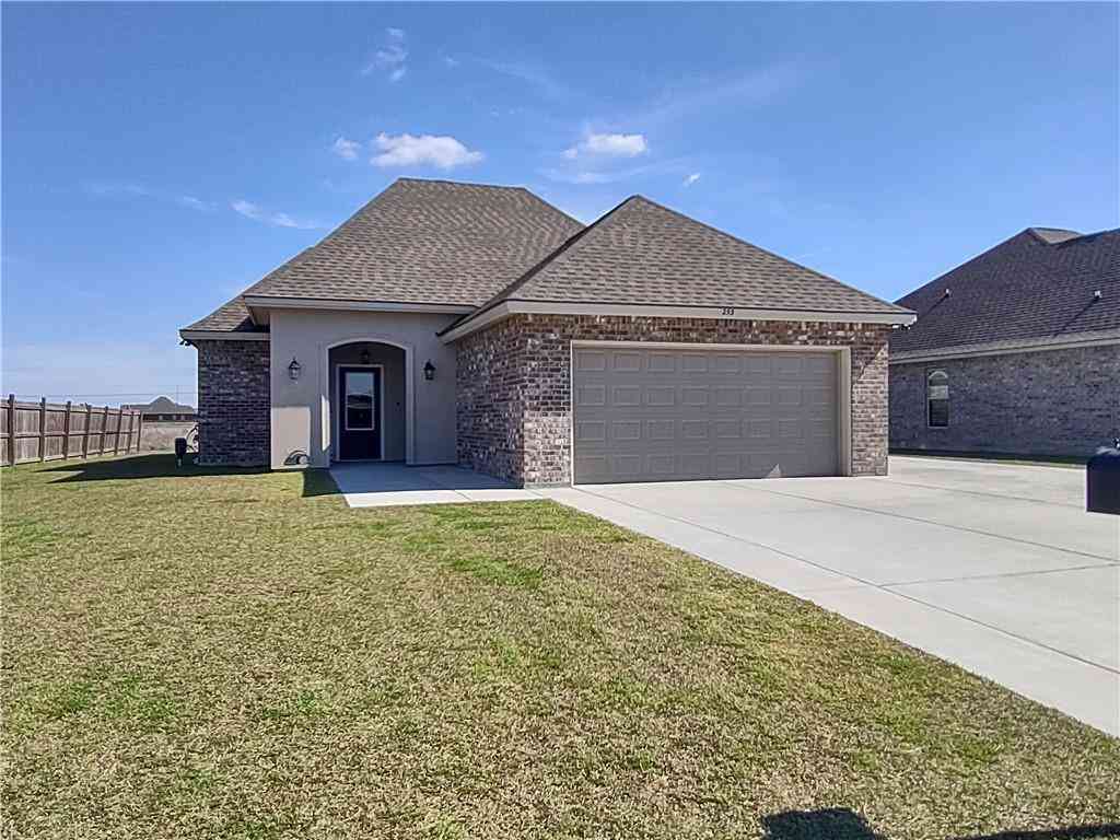 Homes For Sale - 253 Pond Drive<br/> Thibodaux, LA 70301