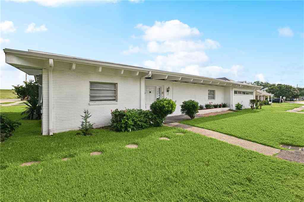 Homes For Sale - 1501 Poinsettia Drive<br/> Metairie, LA 70005