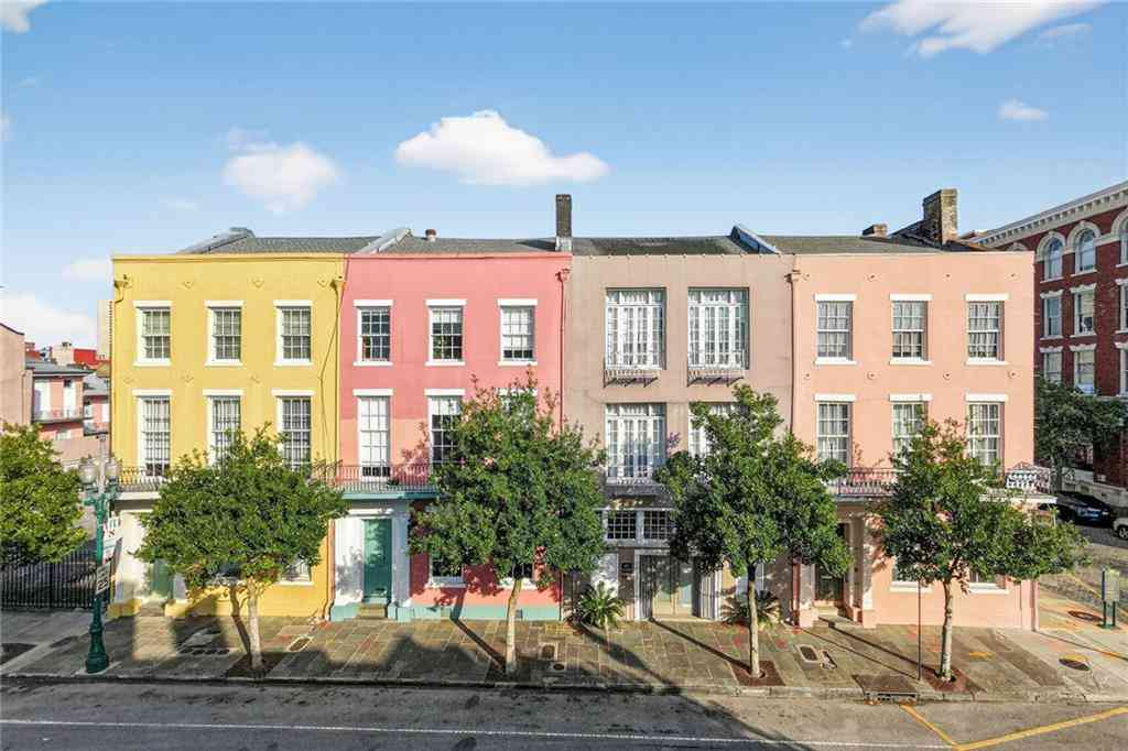 Condo For Sale - 862 Camp Street #1<br/> New Orleans, LA 70130