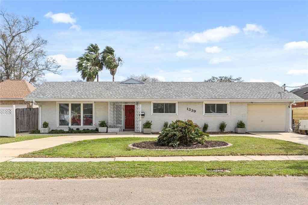 Homes For Sale - 1339 Lakeshore Drive<br/> Metairie, LA 70005