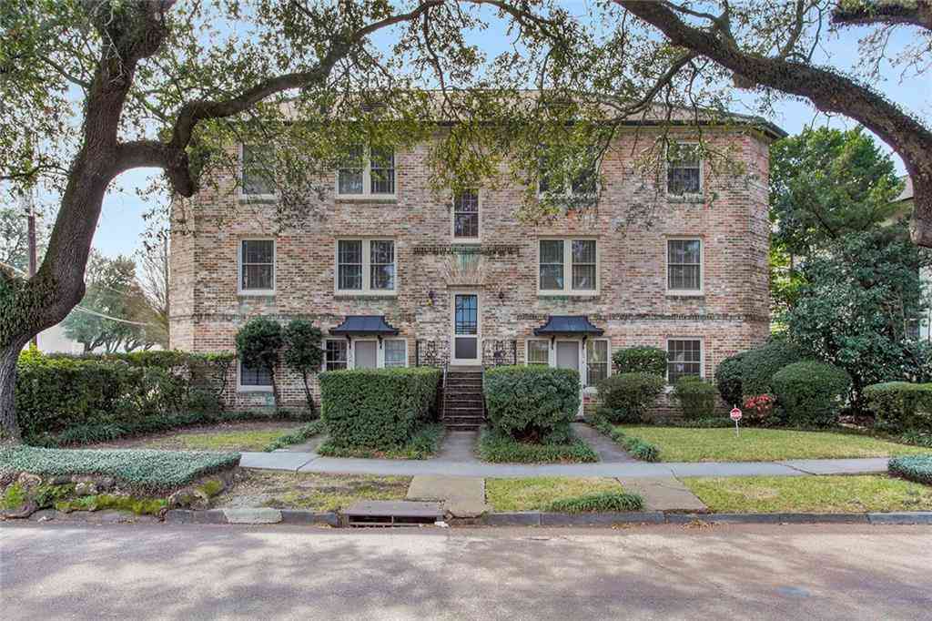 Condo For Rent - 5404 Saint Charles Avenue #F<br/> New Orleans, LA 70115
