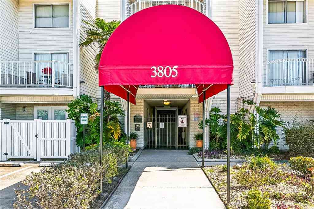 Condo For Sale - 3805 Houma Boulevard #B203<br/> Metairie, LA 70006