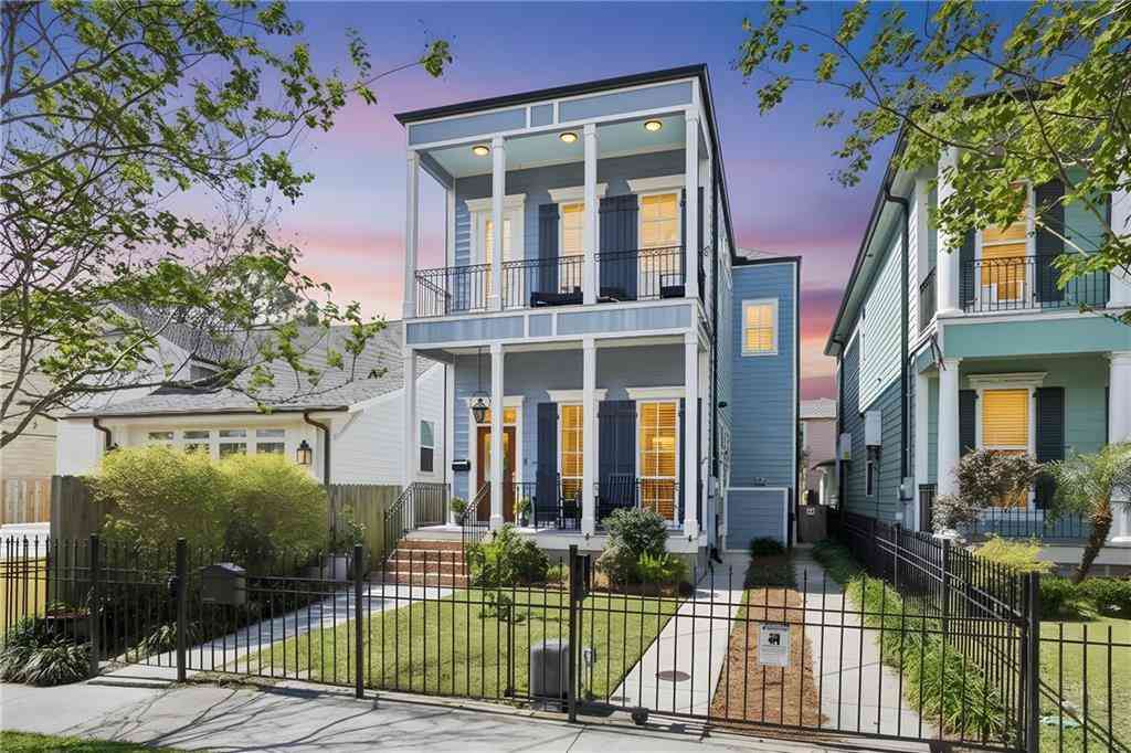 Homes For Sale - 2336 Robert Street<br/> New Orleans, LA 70115