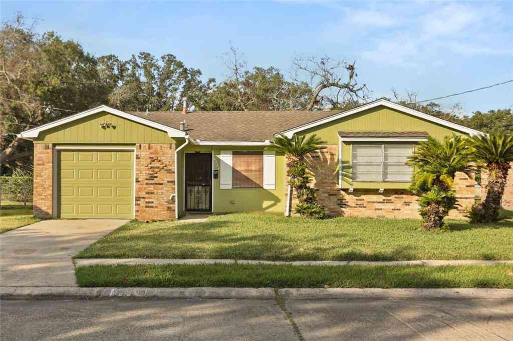 Homes For Sale - 6220 Kingston Court<br/> New Orleans, LA 70131