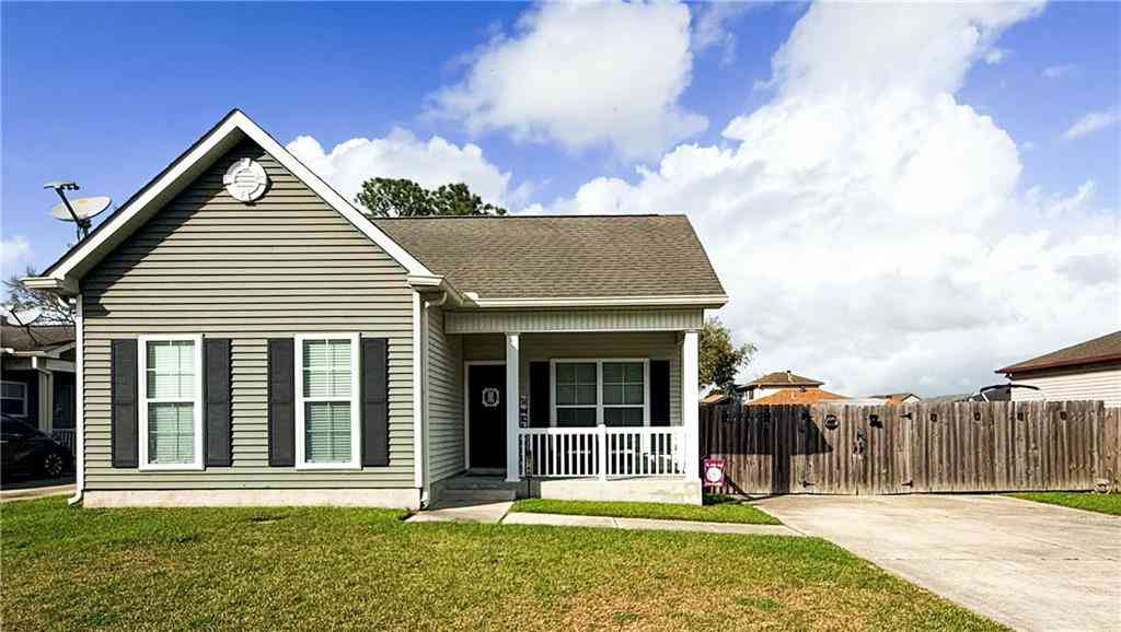 Homes For Sale - 2740 Village Court<br/> Marrero, LA 70072