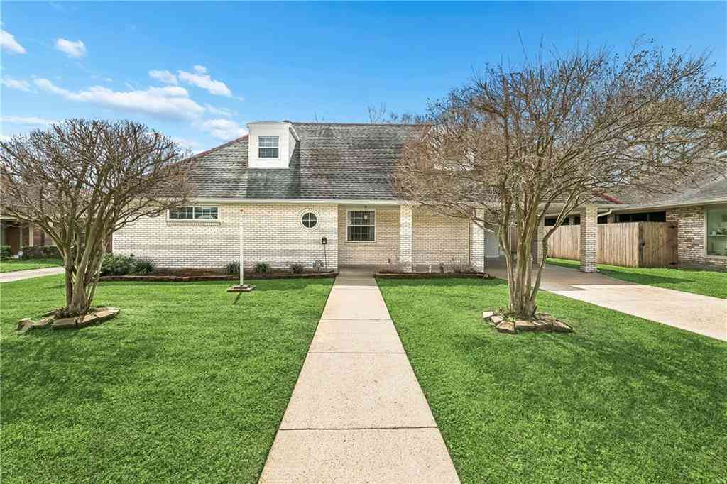 Homes For Sale - 5228 Meadowdale Street<br/> Metairie, LA 70006