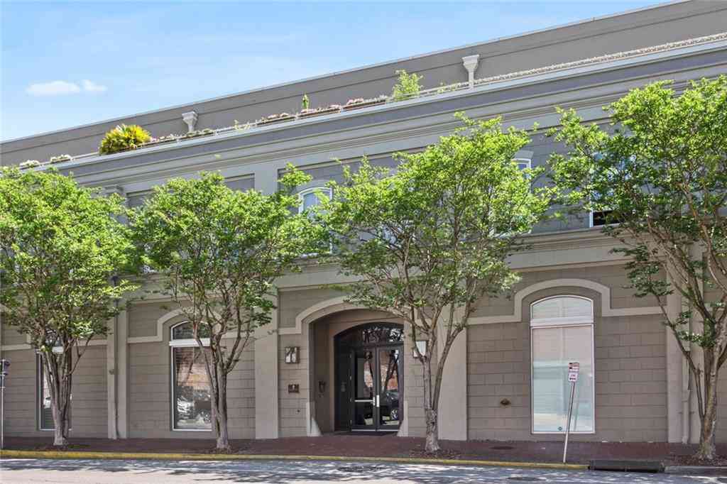 Condo For Sale - 840 Tchoupitoulas Street #221<br/> New Orleans, LA 70112
