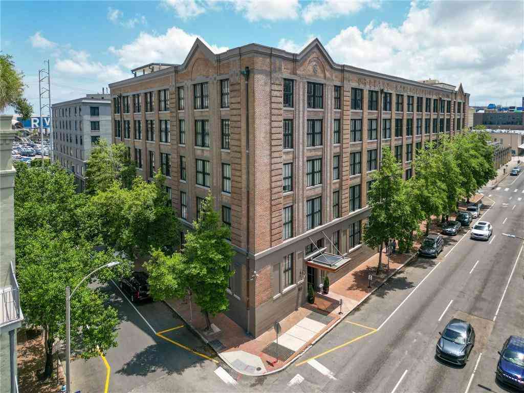 Condo For Sale - 700 S Peters Street #505<br/> New Orleans, LA 70130