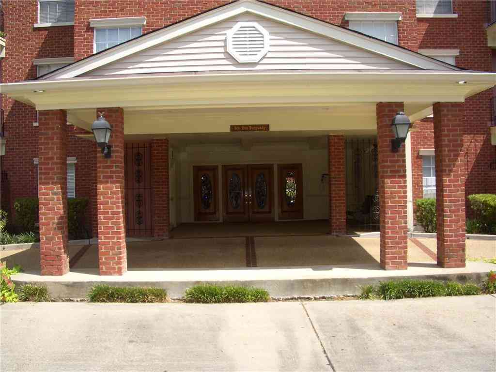Condo For Rent - 801 Rue Burgundy #215<br/> Metairie, LA 70005
