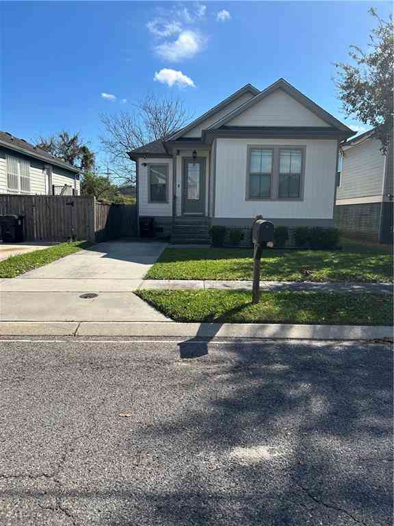 Homes For Rent - 5611 Baccich Street<br/> New Orleans, LA 70122