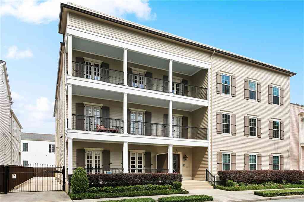 Condo For Sale - 1633 First Street #101<br/> New Orleans, LA 70130