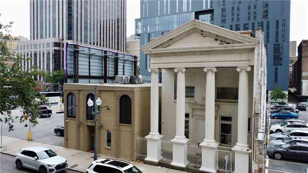 Homes For Rent - 518 S Rampart St Street<br/> New Orleans, LA 70113