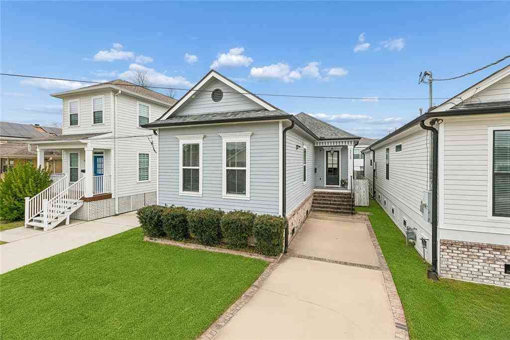 Homes For Sale - 5905 Marigny Street<br/> New Orleans, LA 70122