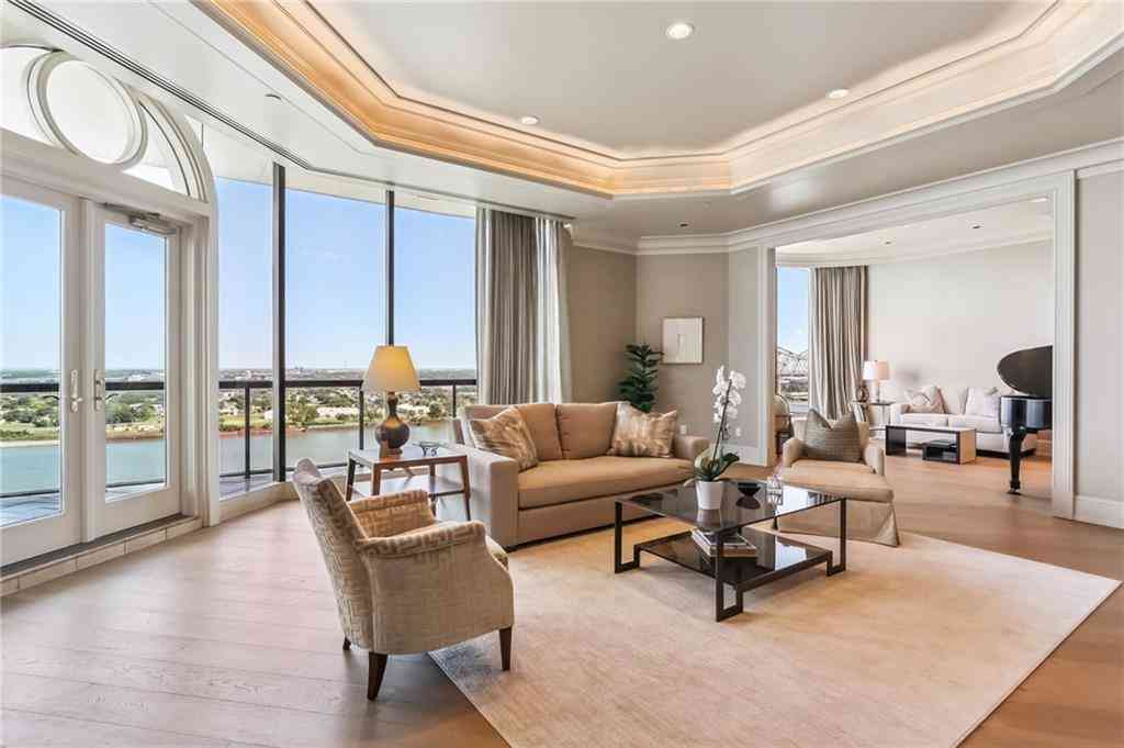 Condo For Sale - 600 Port Of New Orleans Place #15F<br/> New Orleans, LA 70130